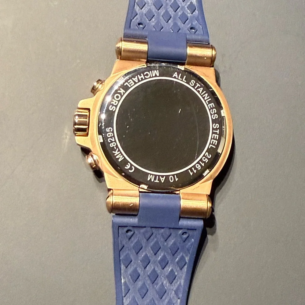 Michael Kors Men's Dylan Blue Rubber Chronograph Watch - Picture 4 of 4